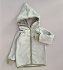 Baumwollfleece-Jacke Salbei – handgenähte Kinderkleidung von Minikor